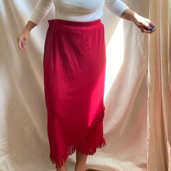 Beautiful Red Fringe Detail Skirt - Picture 4 of 10